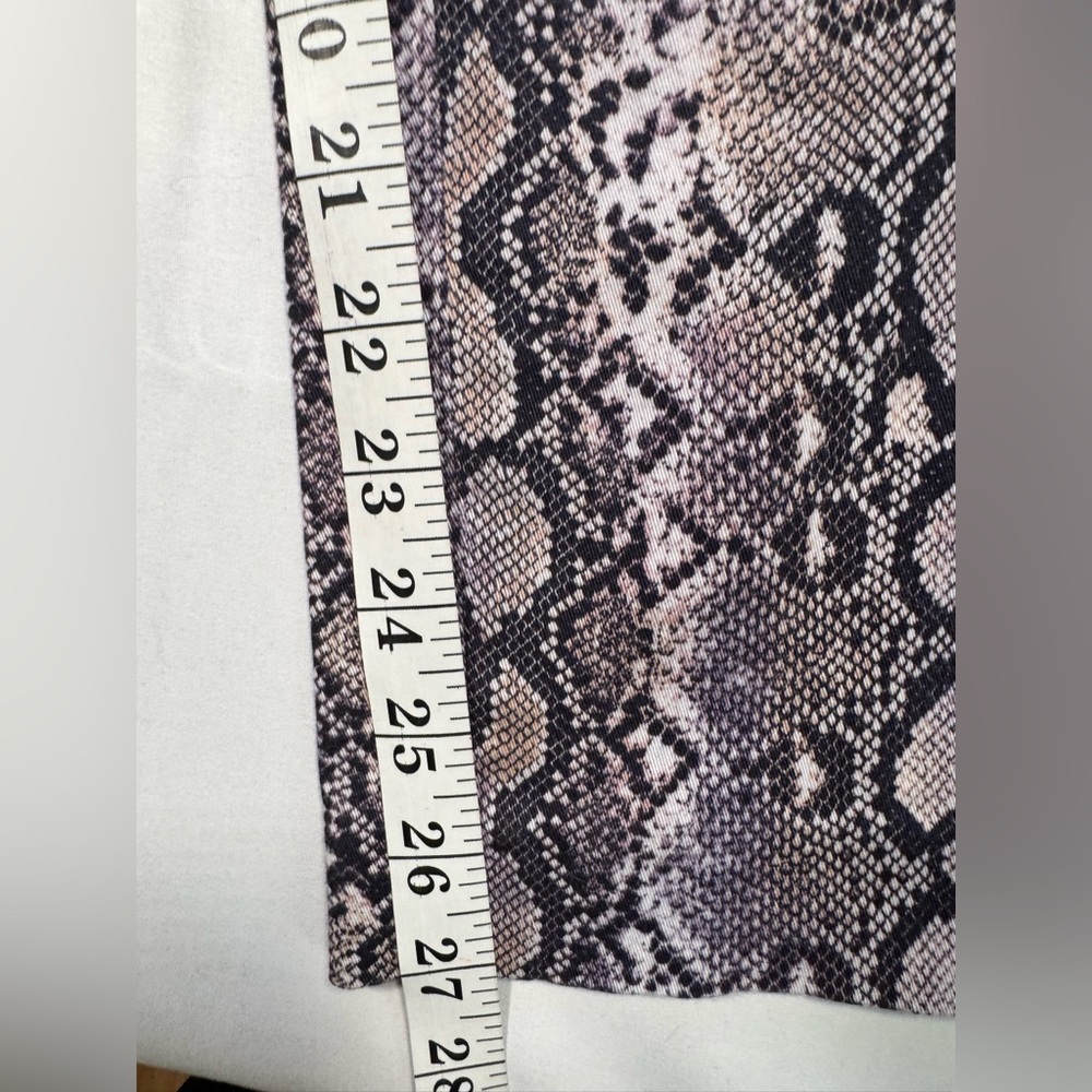 Michael by Michael Kors Black, purple and Gray Snake crop Print Pants - Picture 3 of 4